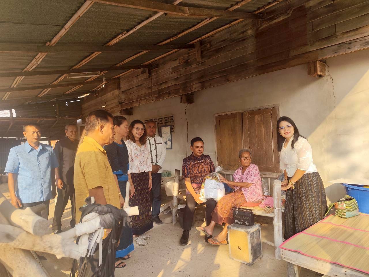 อำเภอโคกโพธิ์ไชย ขับเคลื่อนกิจกรรม “ทำบุญวันพระ พบปะประชาชน” บูรณาการพลังบวร มุ่งพัฒนาคุณภาพชีวิตผู้เปราะบางในพื้นที่