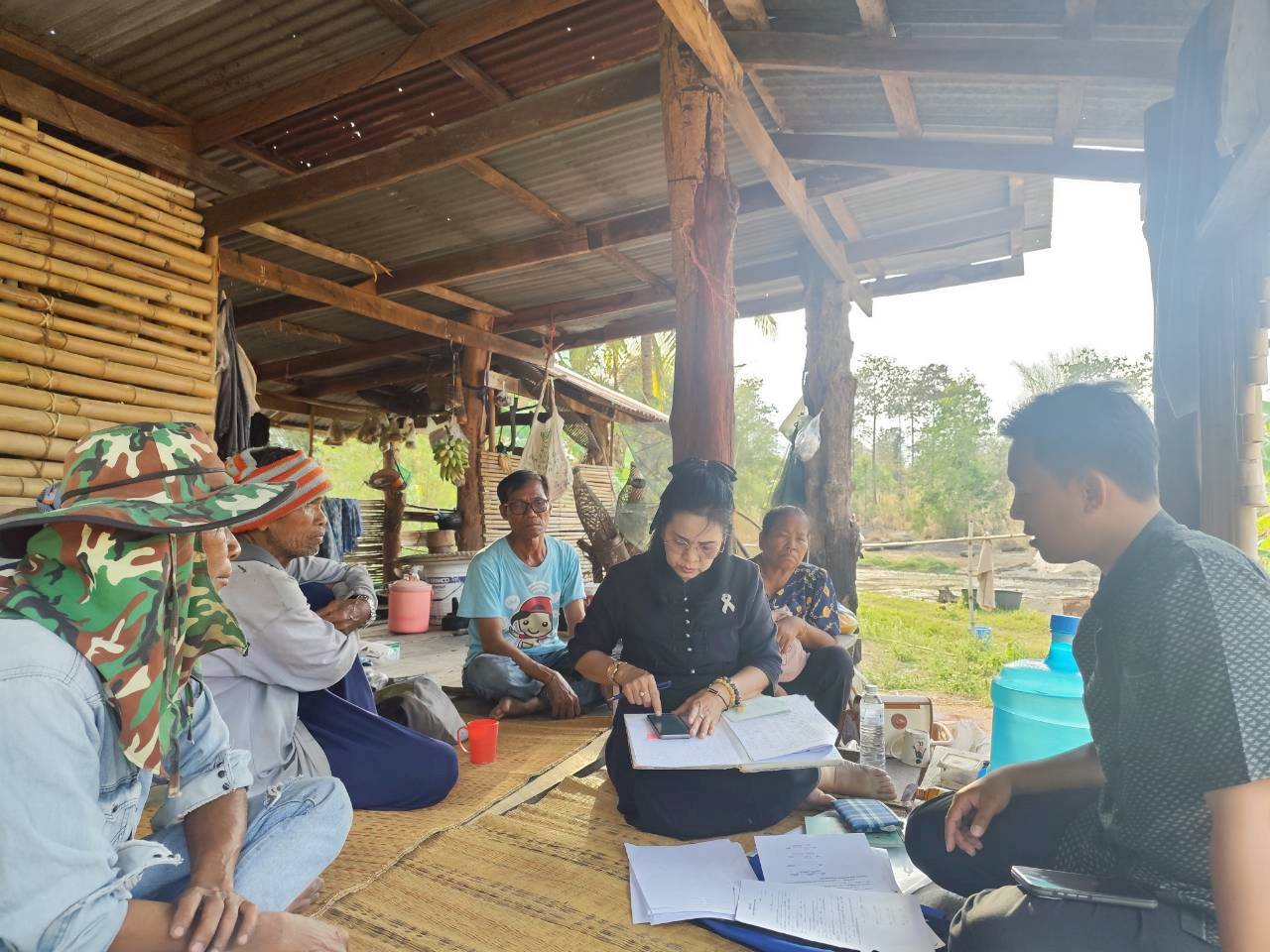 พช.โคกโพธิ์ไชย : ลงพื้นที่ติดตามการดำเนินงานโครงการแก้ไขปัญหาความยากจน (กข.คจ.) บ้านซับบอน หมู่ที่ 7 ตำบลซับสมบูรณ์