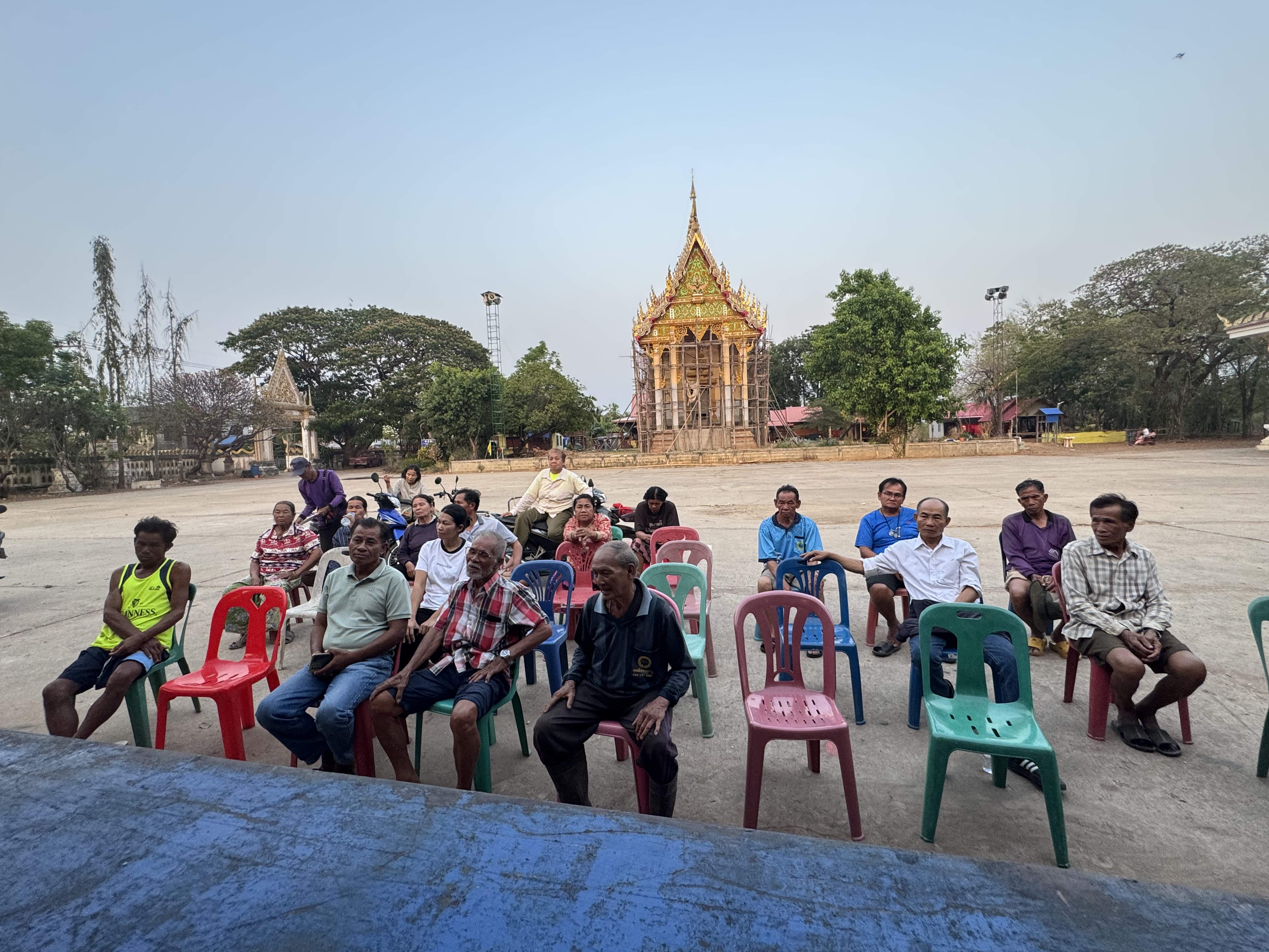 พช.โคกโพธิ์ไชย : ลงพื้นที่ติดตามโครงการแก้ไขปัญหาความยากจน (กขคจ.) บ้านสามหมอ หมู่ที่ 1 ตำบลโพธิ์ไชย