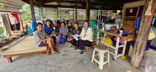 พช.โคกโพธิ์ไชย : ลงพื้นที่เยี่ยมบ้าน "ครัวเรือนเปราะบาง" รุดหน้าแก้ไขปัญหาสังคม ไม่ทิ้งใครไว้ข้างหลัง